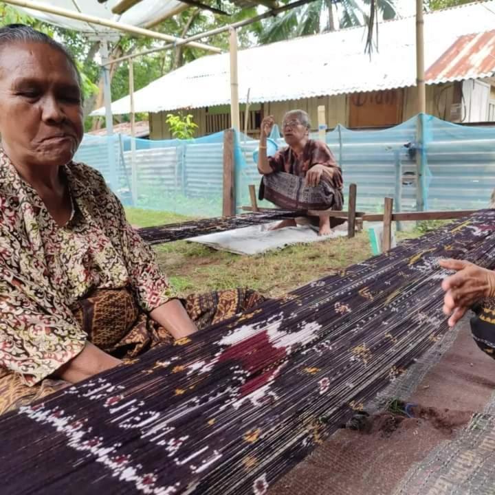 Wisma Kelimutu إنده المظهر الخارجي الصورة